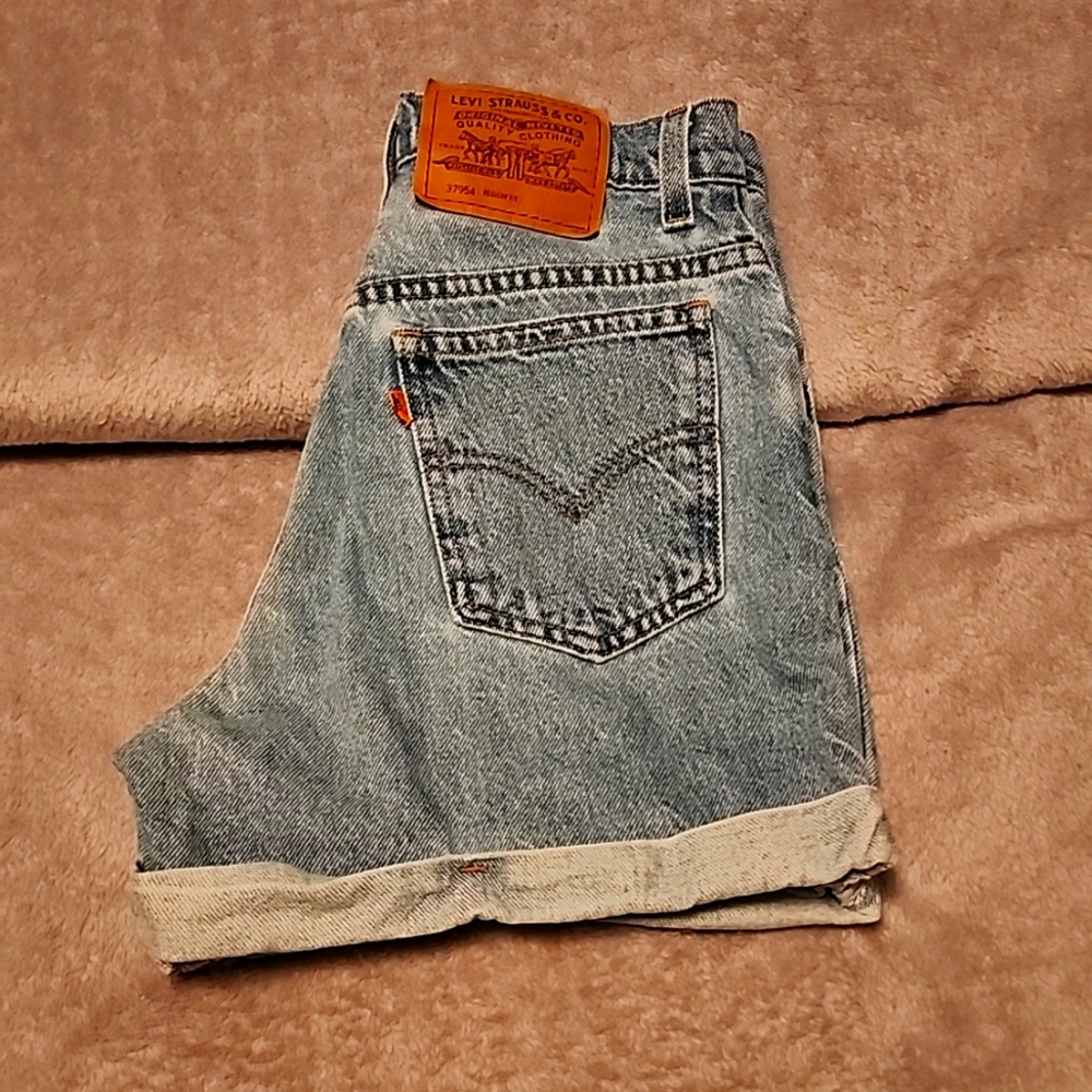 Vintage Levi's 954 shorts size 3 regular fit
